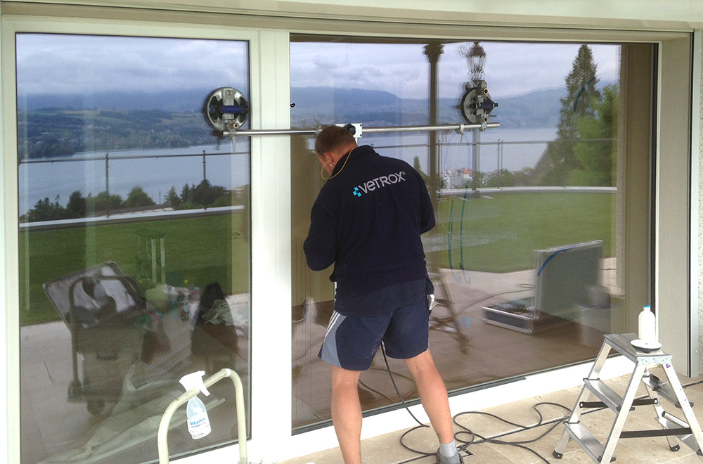 vetrox, glaskratzer, glaskratzer entfernen, glaskratzerentfernung, scratching, graffiti, glass doc, glassanierung, verkratztes glas